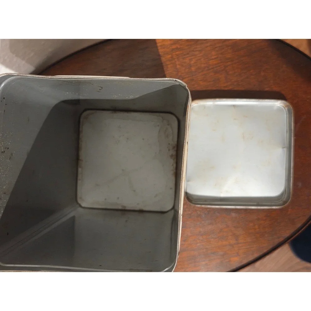 Vintage Nabisco Premium Saltine Crackers Tin 14 oz Blue Lid‎ Advertising Decor